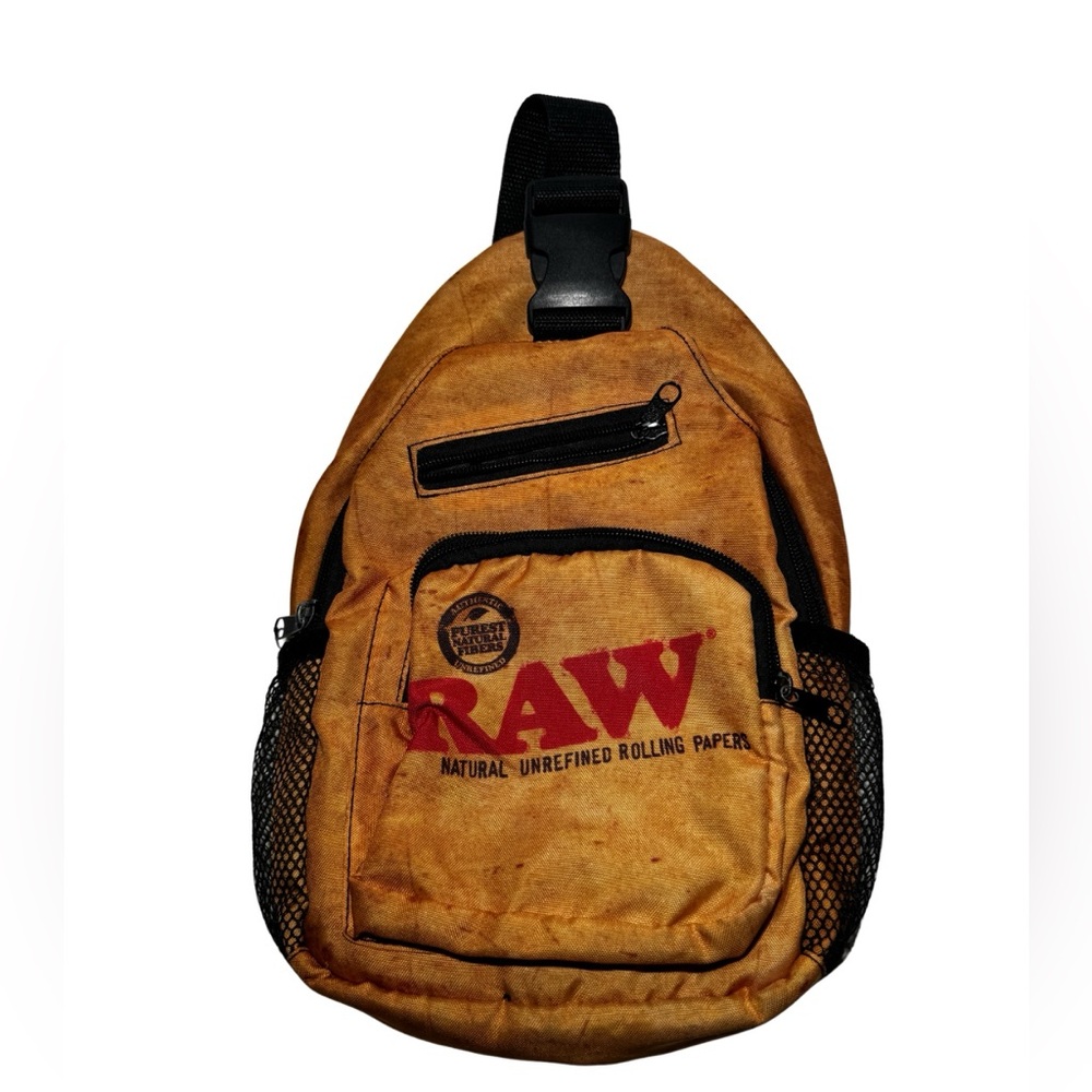 RAW Logo Backpack – Durable Build, Clean Look, Everyday Ready